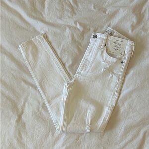 NWT Abercrombie & Fitch Super Skinny High Rise Jeans Destroyed White